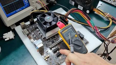 微星B460不开机找到这颗芯片加焊一下轻松搞定简单易懂！_看一下_电压 微星B460不开机找到这颗芯片加焊一下轻松搞定简单易懂！_看一下_电压 互联网