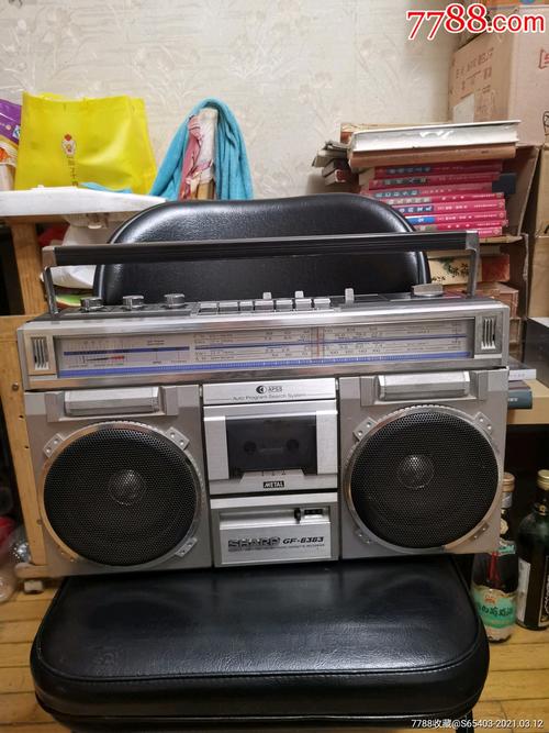 80年代夏普推出的便携式音响4波段立体声收音机盒式录音机_扬声器_端子 通讯 80年代夏普推出的便携式音响4波段立体声收音机盒式录音机_扬声器_端子 80年代夏普推出的便携式音响4波段立体声收音机盒式录音机_扬声器_端子 通讯