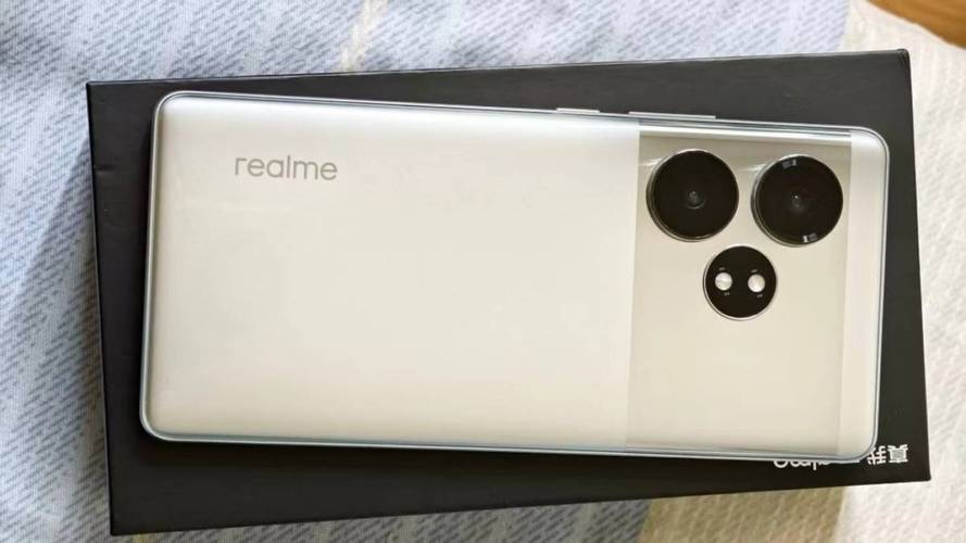 千元机“破门员”5500mAh+第三代骁龙7+芯片+6000nit仅1549元_真我_都能 千元机“破门员”5500mAh+第三代骁龙7+芯片+6000nit仅1549元_真我_都能 智能