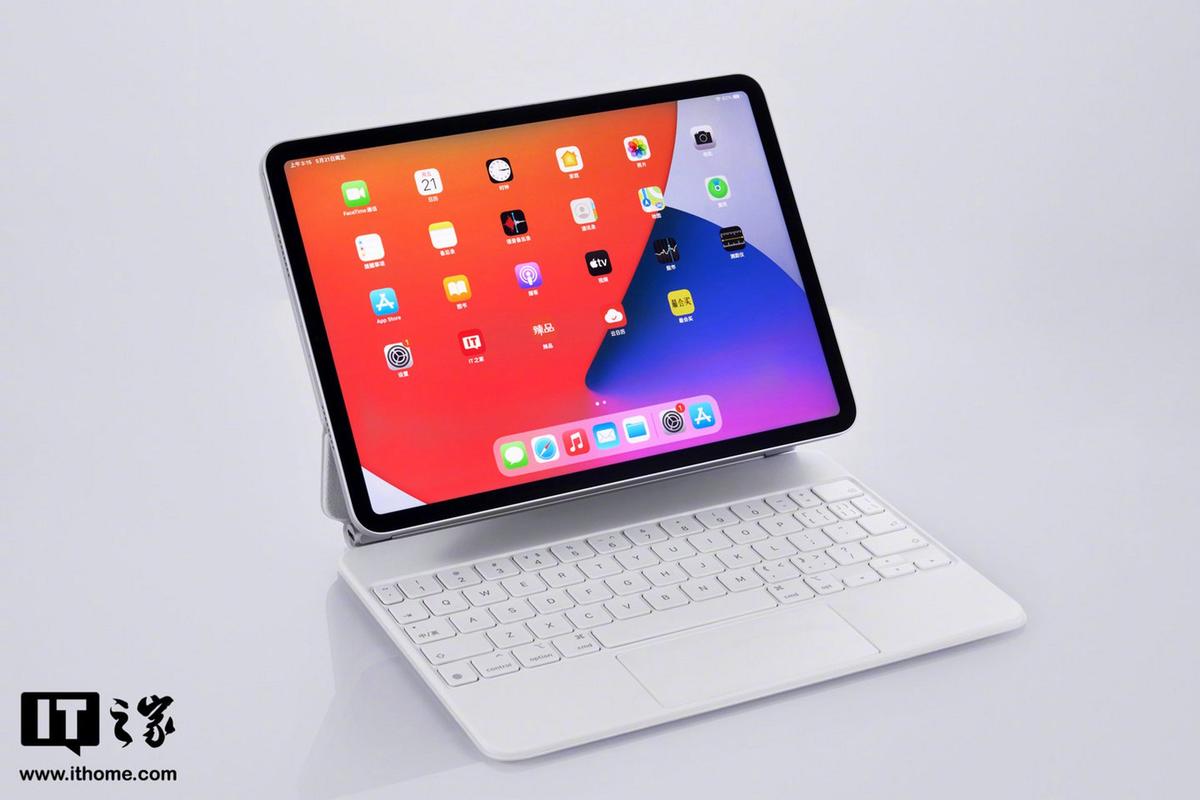 iFixit完全拆解苹果最廉价平板新iPad电池经由特殊处理_苹果_红色 iFixit完全拆解苹果最廉价平板新iPad电池经由特殊处理_苹果_红色 通讯
