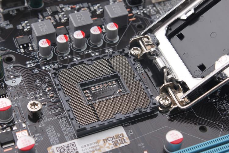 技嘉B75M-D3V(REV2.0)CPU供电缺失落维修一例_暗记_运算放年夜器 技嘉B75M-D3V(REV2.0)CPU供电缺失落维修一例_暗记_运算放年夜器 互联网