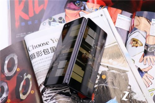 中兴Axon M评测：周全屏时代的弯道超车_转轴_双屏 中兴Axon M评测：周全屏时代的弯道超车_转轴_双屏 互联网