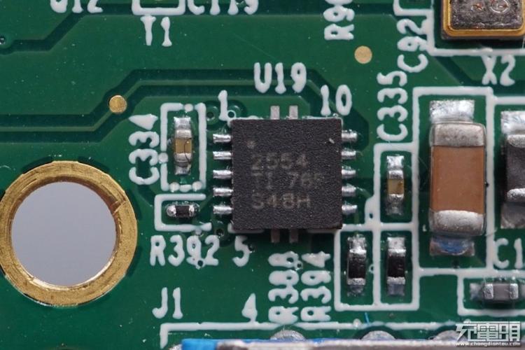 华硕Type-C 五合一多功能扩展坞深度拆解用料设计面面俱到_接口_芯片 华硕Type-C 五合一多功能扩展坞深度拆解用料设计面面俱到_接口_芯片 互联网