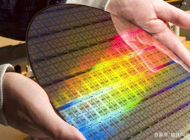 去黉舍讲课的半导系统编制作科普视频_晶圆_光刻 去黉舍讲课的半导系统编制作科普视频_晶圆_光刻 科学