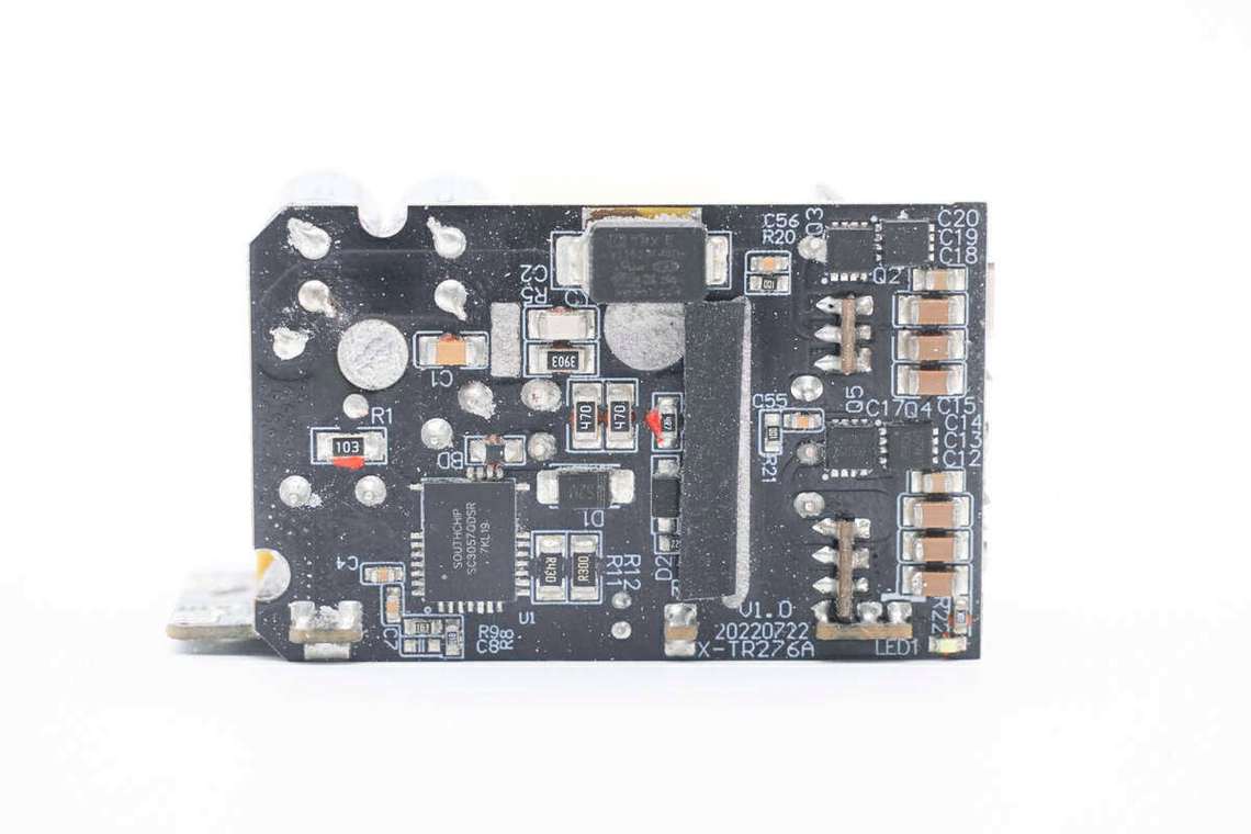 MOMAX摩米士18W USB PD充电器UM12CN拆解_充电器_芯片 MOMAX摩米士18W USB PD充电器UM12CN拆解_充电器_芯片 互联网