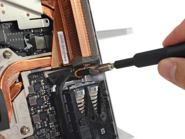 微软Surface Studio全拆解：可换SSD硬盘 内置ARM芯片_搭钮_螺丝 微软Surface Studio全拆解：可换SSD硬盘 内置ARM芯片_搭钮_螺丝 通讯