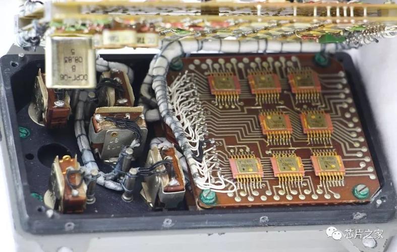 「绝密」上世纪苏联联盟号宇宙飞船内部时钟电路曝光_芯片_时钟 「绝密」上世纪苏联联盟号宇宙飞船内部时钟电路曝光_芯片_时钟 通讯