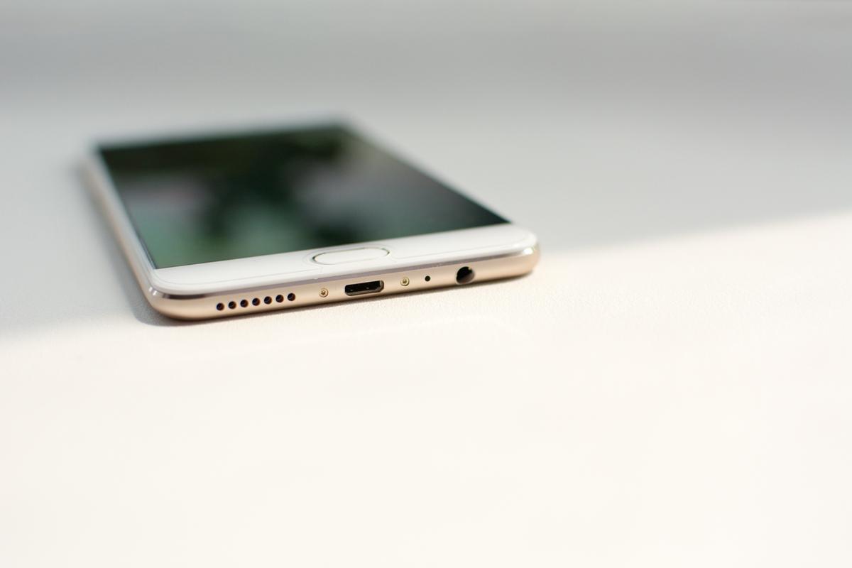 OPPO R9评测：若何集才华与美貌于一身_功耗_像素 OPPO R9评测：若何集才华与美貌于一身_功耗_像素 通讯