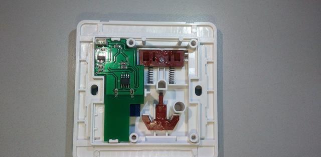 拆解一个鸿雁的WIFI智能墙插_后头_芯片 拆解一个鸿雁的WIFI智能墙插_后头_芯片 互联网