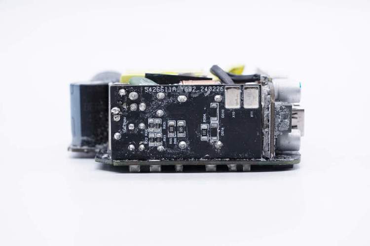 可同时为三块大年夜疆Mavic 3电池急速拓200W三通道充电器拆解_充电器_模块 可同时为三块大年夜疆Mavic 3电池急速拓200W三通道充电器拆解_充电器_模块 通讯