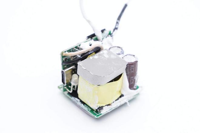 更小更便宜苹果原装快充很好平替SYNCWIRE 30W氮化镓快充拆解_氮化_充电器 更小更便宜苹果原装快充很好平替SYNCWIRE 30W氮化镓快充拆解_氮化_充电器 互联网