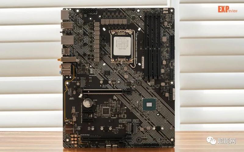 i3也能超5GHz？ROG STRIX B660G GAMING主板评测_超频_主板 i3也能超5GHz？ROG STRIX B660G GAMING主板评测_超频_主板 科学